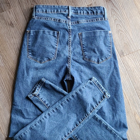 Justfab Jeans - Picture 3 of 4